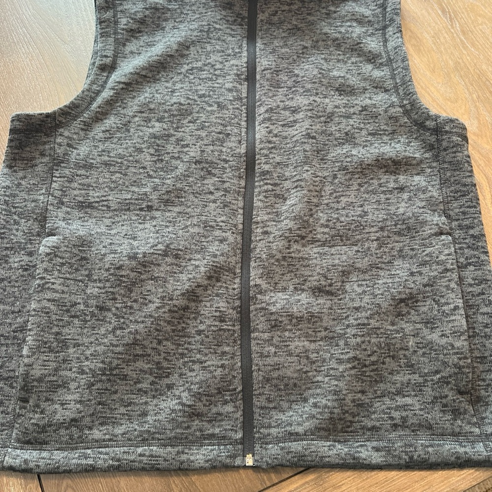 LANDS END - Mens tweed Gray/Black Zip-Up Vest Size Large.  Pockets zip!